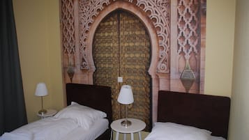Zweibettzimmer | Zimmersafe, Schreibtisch, schallisolierte Zimmer, kostenlose Babybetten