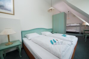 객실 내 금고, 책상, 방음 설비, 유아용 침대