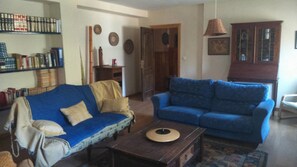 Ferienhaus, 5 Schlafzimmer | Wohnzimmer | Flachbildfernseher, Kamin, DVD-Player