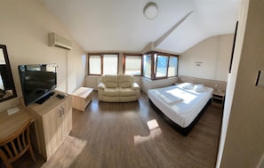 Suite | 1 Schlafzimmer, Schreibtisch, laptopgeeigneter Arbeitsplatz