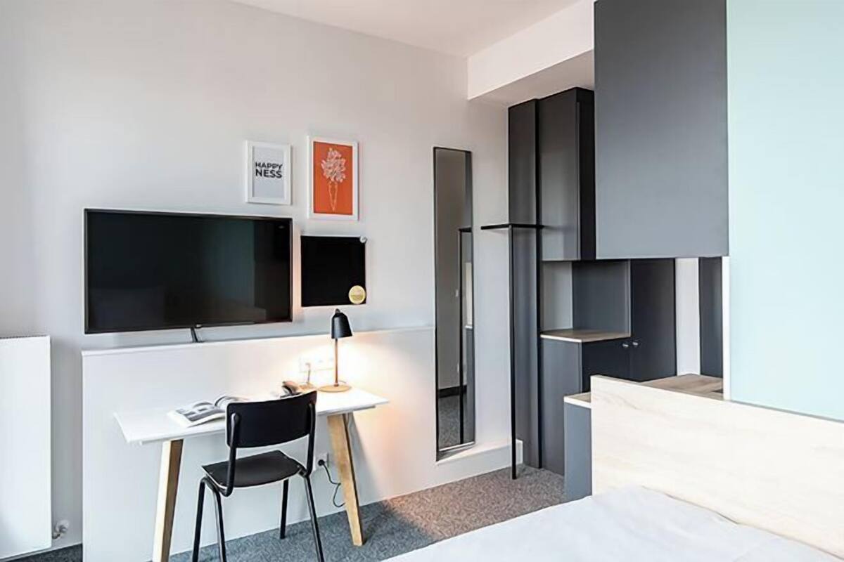 1 bedroom, in-room safe, desk, soundproofing