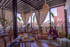 Free daily local cuisine breakfast  - Majorelle City Center Boutique Hôtel (Marrakech)