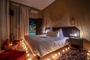 房內夾萬、隔音、免費 Wi-Fi、床單