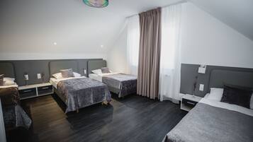 Comfort Studio (bis zur 4 Personen) | Premium bedding, desk, blackout curtains, soundproofing