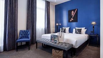 Luxe Twin kamer | Luxe beddengoed, een kluis op de kamer, een bureau, geluiddichte muren