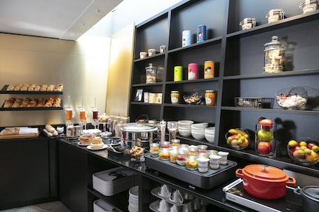 Desayuno buffet todos los días (con cargo). Hotel Arok