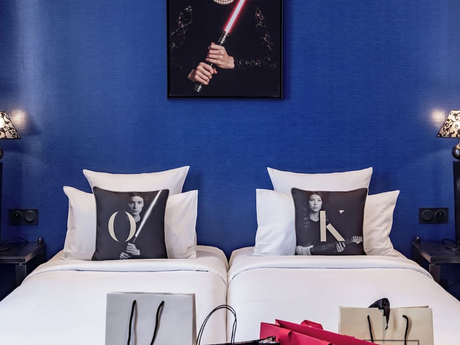 Superior Twin kamer | Luxe beddengoed, een kluis op de kamer, een bureau, geluiddichte muren