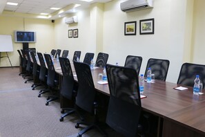 Business center - Enkay Residency V Block-Cyber City (Gurugram)