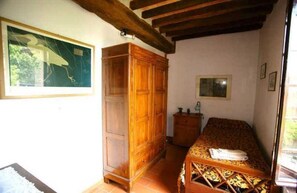 Single Room, Shared Bathroom | Individually decorated, desk, blackout curtains, iron/ironing board