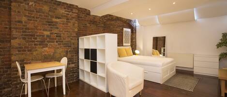 Didekorasi berbeda-beda dan dilengkapi dengan perabotan berbeda-beda