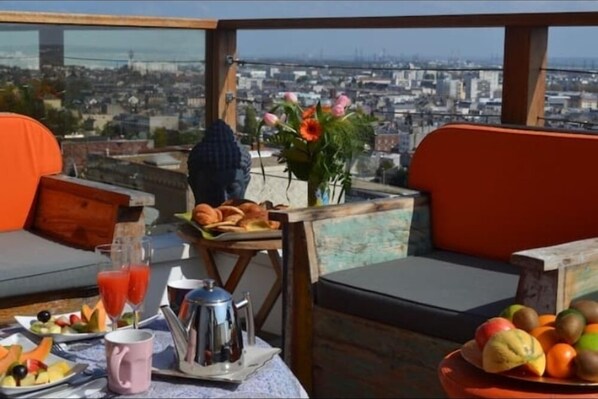 Breakfast area