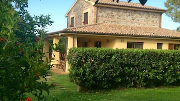 Entrada al alojamiento