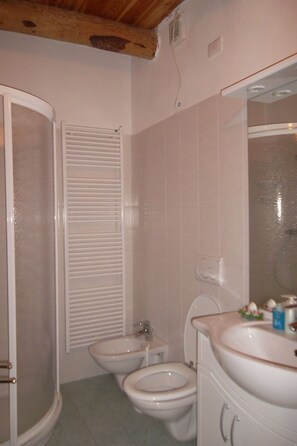 Apartment, 1 Bedroom | Bathroom