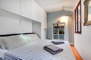 Apartment | 1 bedroom, iron/ironing board, free WiFi, bed sheets - Bragora Smoochy Attic Venice (Venice)