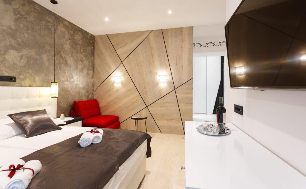 In-room safe, desk, blackout drapes, soundproofing