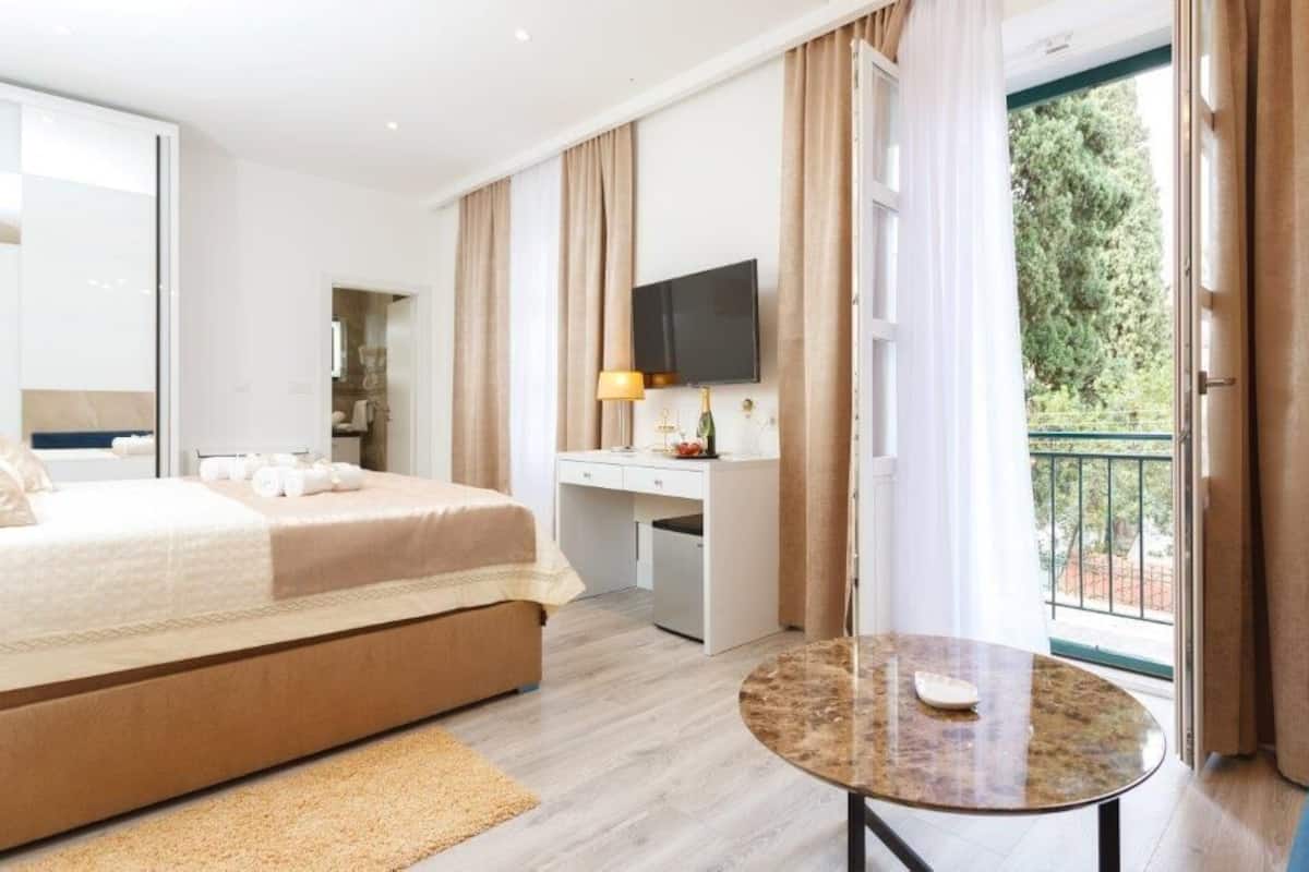 In-room safe, desk, blackout curtains, soundproofing