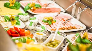 Free daily buffet breakfast - Hotel Martinihof (Münster)