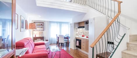 Standard-Maisonette, 1 Schlafzimmer | 1 Schlafzimmer, Schreibtisch, schallisolierte Zimmer