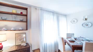 Standard Duplex, 1 Bedroom | Private kitchen | Fridge, microwave, oven, stovetop