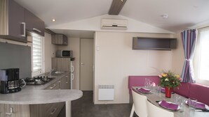 Living area - Camping Le Pin Parasol (Saint-Thibery)