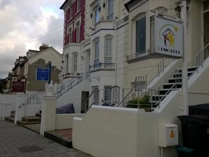 Terrace/patio - Connaught Hotel (Dover)