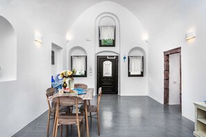 Duplex | Aire de séjour | Téléviseur à écran plat