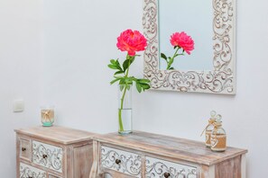 Deluxe Apartment | Individually decorated, individually furnished, iron/ironing board - Casa d'Argento (Santorini)