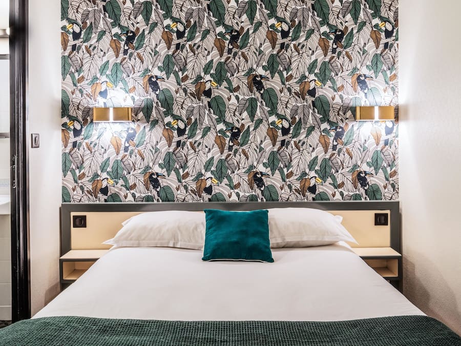 Habitación (Without Natural Light) | Escritorio, cortinas opacas, sistema de insonorización y cunas gratuitas