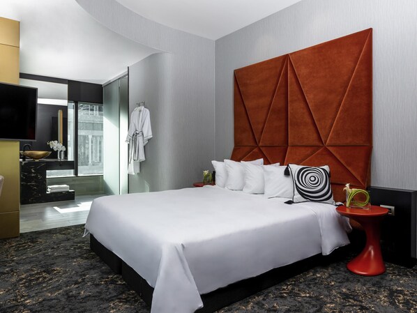 Room, 1 King Bed (Collection) | Premium bedding, minibar, in-room safe, desk