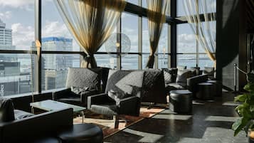 2 bars/lounges, rooftop bar