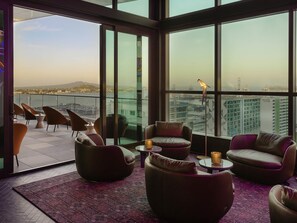 2 bares o lounges, bar en la azotea 