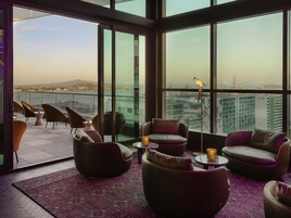 2 bars/lounges, rooftop bar