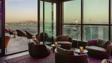 2 bars/lounges, rooftop bar