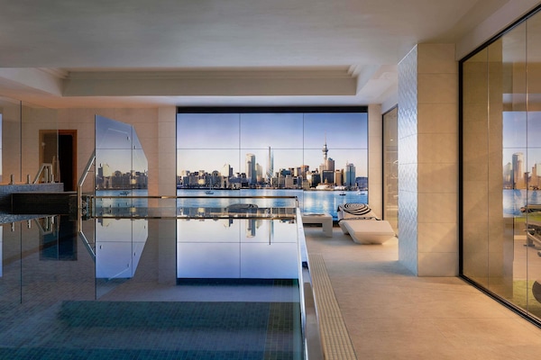 Hồ bơi trong nhà