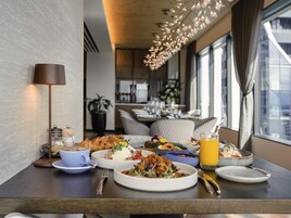 Daily buffet breakfast for a fee