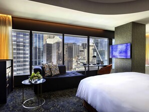 Hochwertige Bettwaren, Minibar, Zimmersafe, Schreibtisch