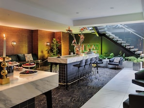 Suite, 1 Tempat Tidur King (Loft. Club Signature Access) | Lounge eksekutif