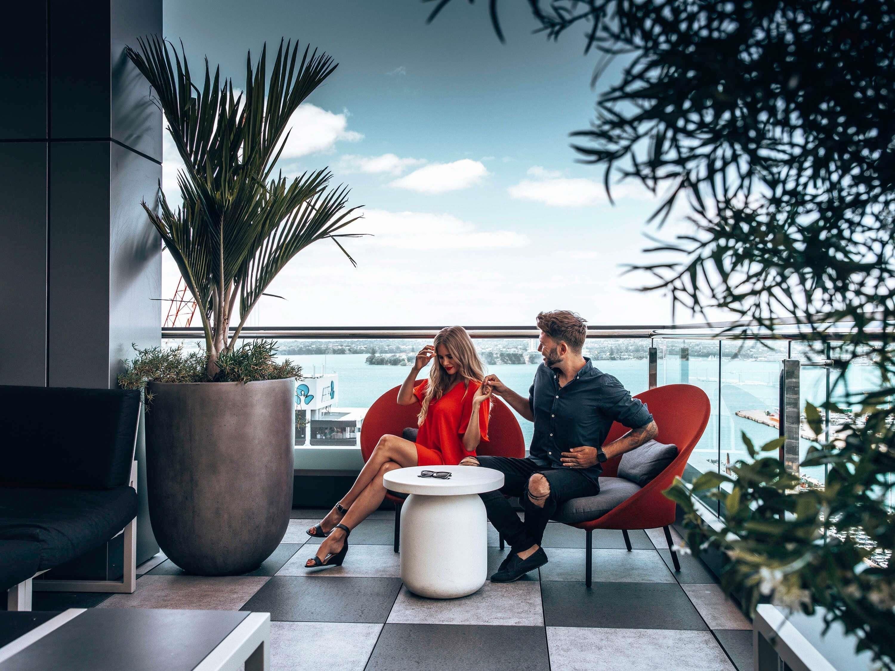 2 间酒吧/酒廊、天台酒吧