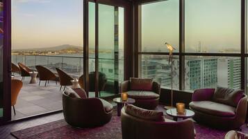 2 bars/lounges, rooftop bar