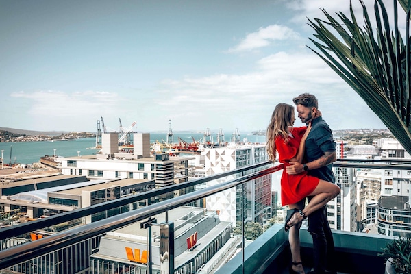 2 bars/lounges, rooftop bar