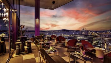 2 bars/lounges, rooftop bar