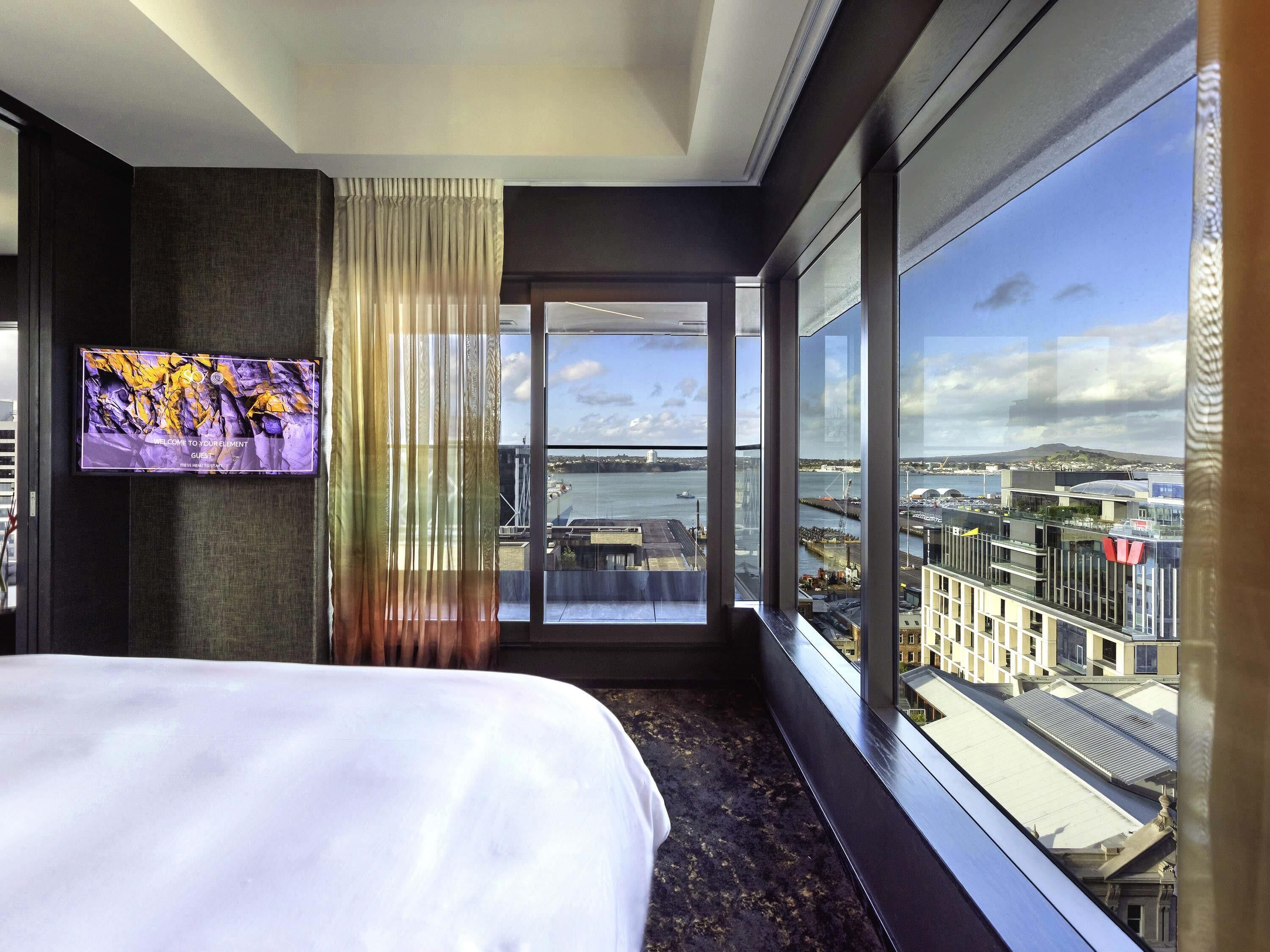 Ropa de cama de alta calidad y minibar 