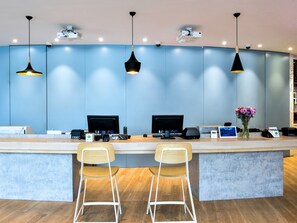 Check-in/check-out kiosk
