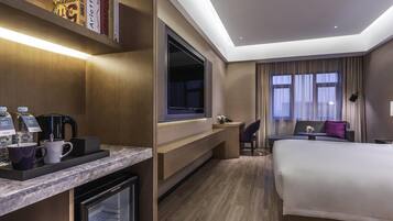 Superior Room, 1 King Bed | Premium bedding, desk, blackout curtains, soundproofing