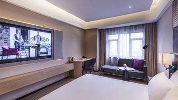 Superior Room, 1 King Bed | Premium bedding, desk, blackout drapes, soundproofing