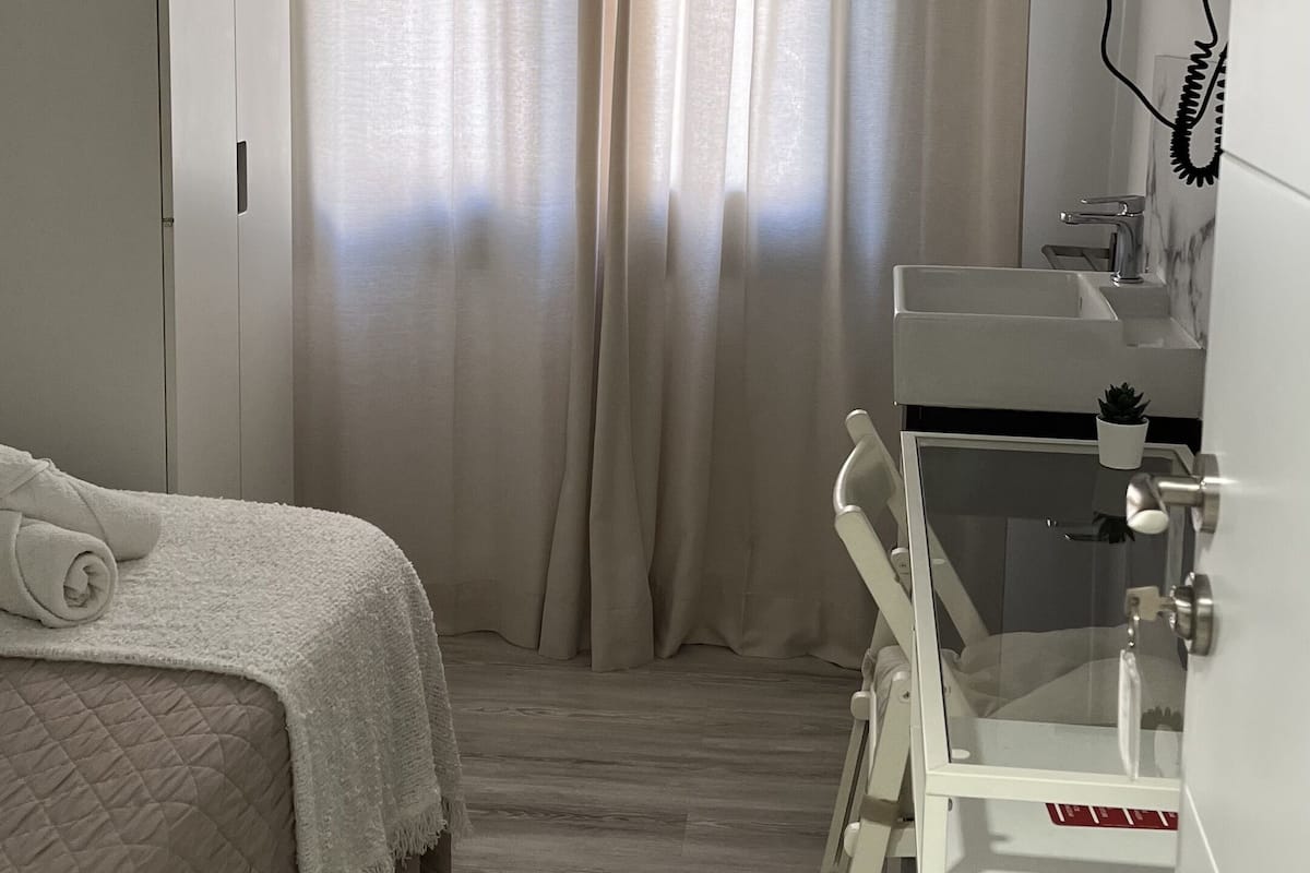 Camera singola, bagno condiviso | Wi-Fi gratuito