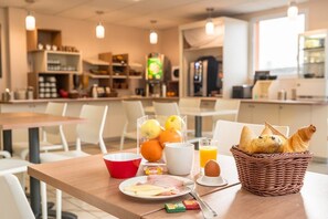 Daily buffet breakfast for a fee