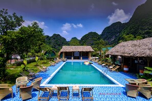 Serves breakfast, lunch, and dinner - Trang An Bungalow (Hoa Lu)