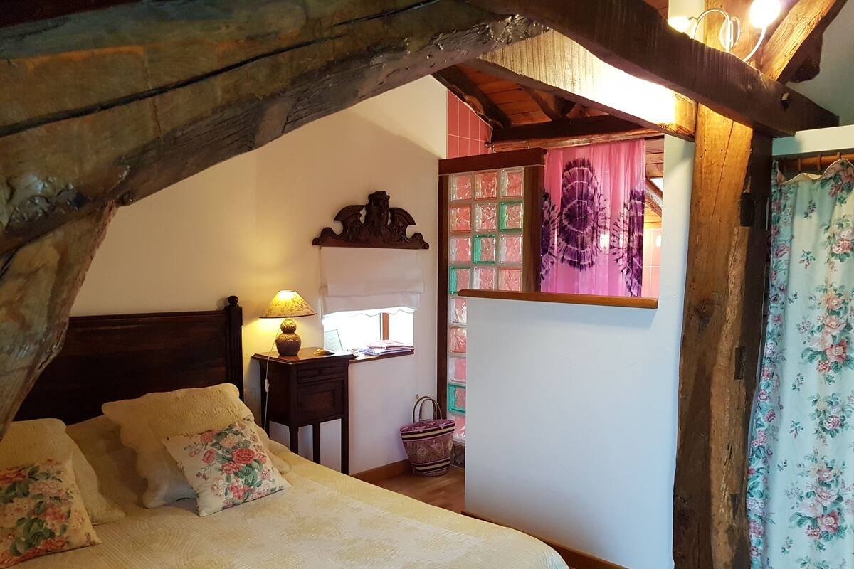 Habitación doble superior | 1 dormitorio, ropa de cama de alta calidad, escritorio