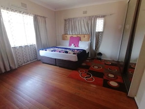 Double Room | Free WiFi, bed sheets - Benoni Guest House (Benoni)